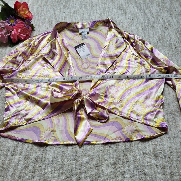 Satin retro floral tie-front long bell sleeve collared crop top - Picture 4 of 6
